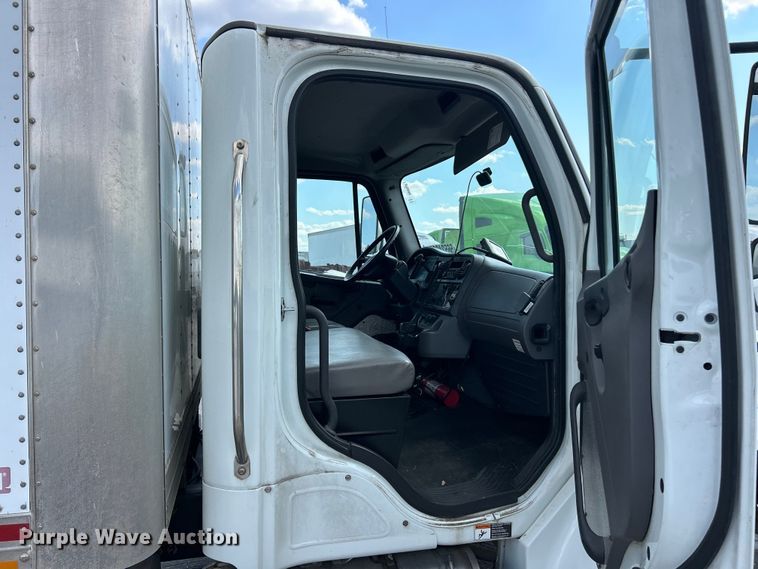 image for item YA0541 2017 Freightliner Business Class M2 box truck