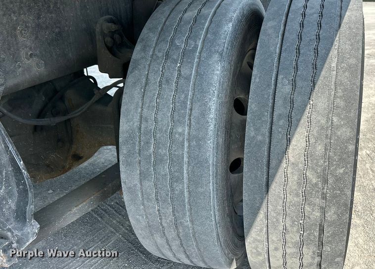 image for item YA0541 2017 Freightliner Business Class M2 box truck