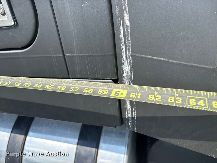 image for item YA0549 2016 Mack CHU613 semi truck