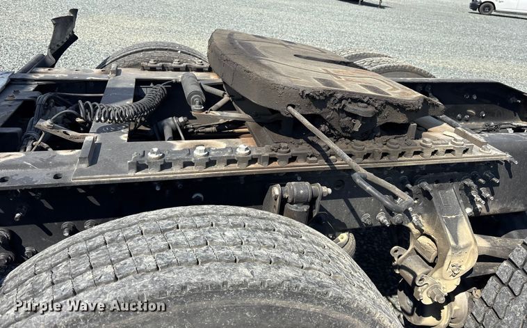 image for item YA0549 2016 Mack CHU613 semi truck