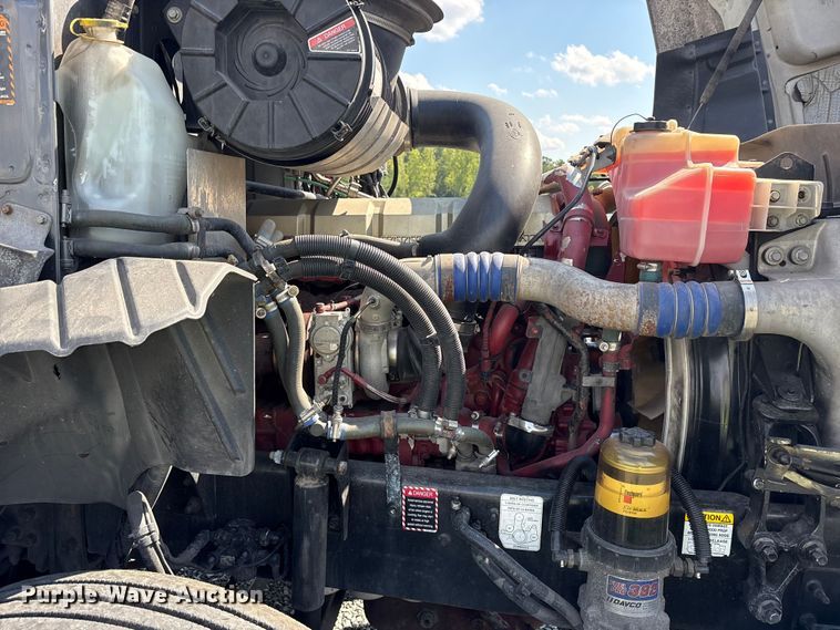 image for item YA0549 2016 Mack CHU613 semi truck