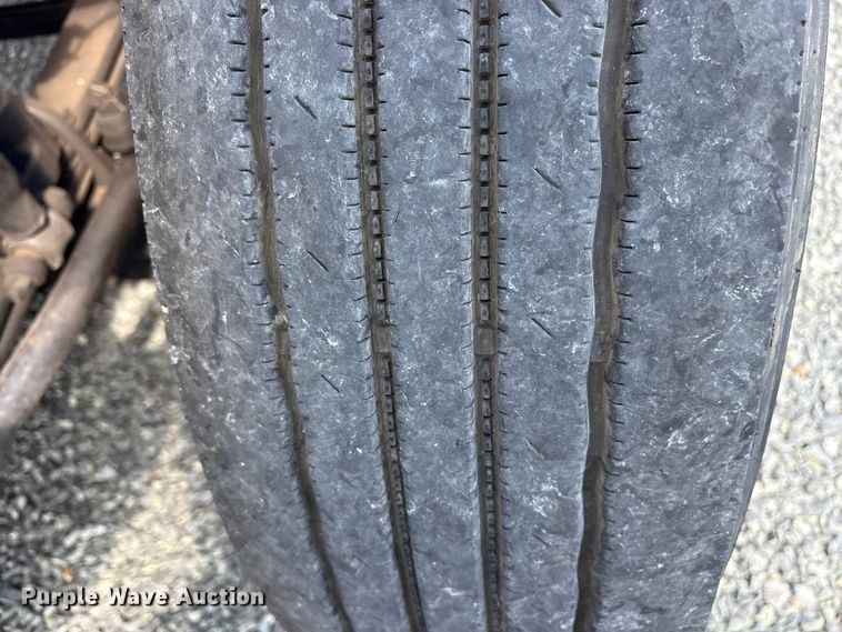 image for item YA0549 2016 Mack CHU613 semi truck