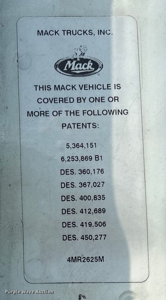 image for item YA0549 2016 Mack CHU613 semi truck