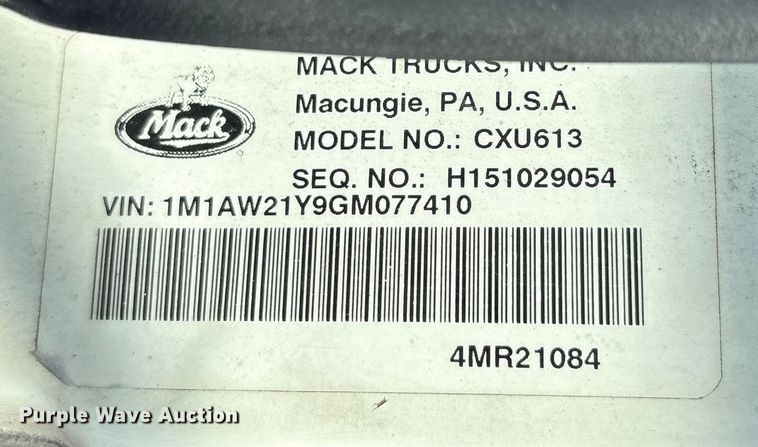 image for item YA0549 2016 Mack CHU613 semi truck