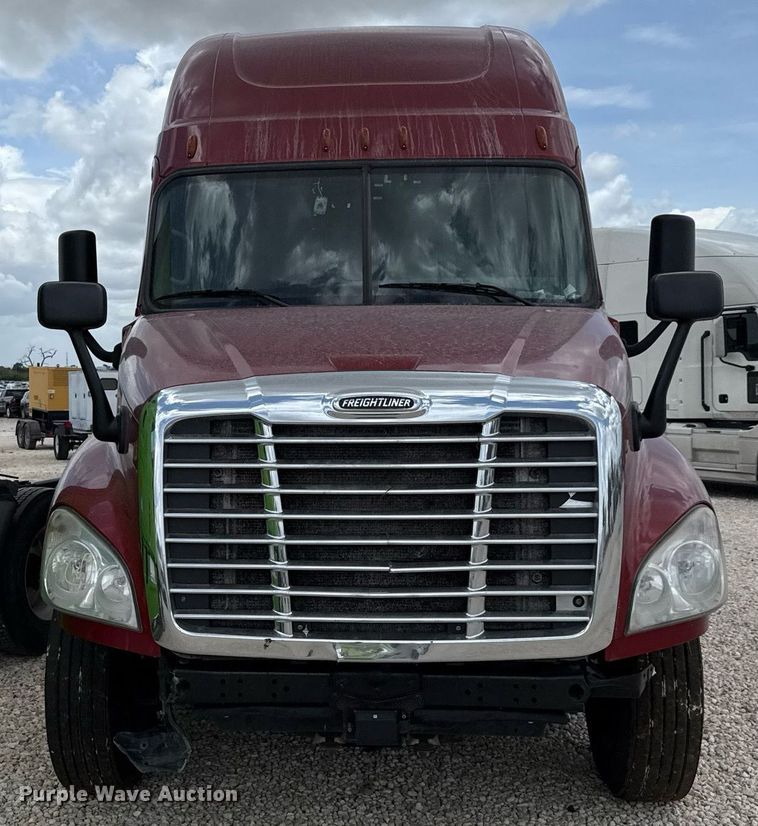 CAMIóN CAMAROTE 2018 FREIGHTLINER