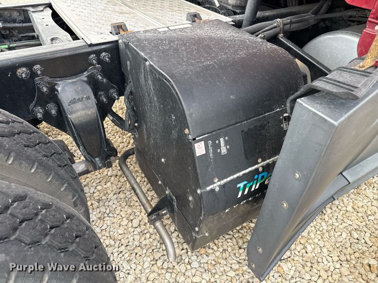 image for item YA0648 2018 Freightliner Cascadia 125 semi truck