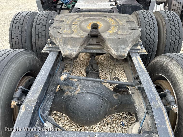 image for item YA0648 2018 Freightliner Cascadia 125 semi truck