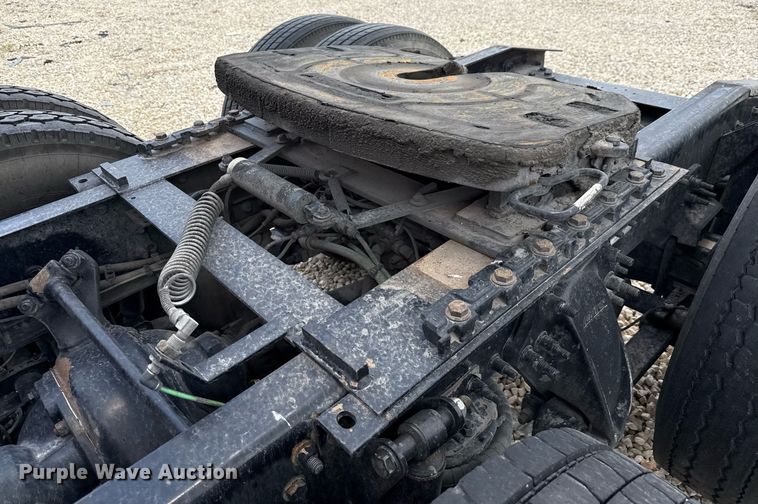 image for item YA0648 2018 Freightliner Cascadia 125 semi truck