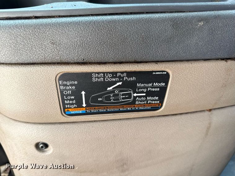 image for item YA0648 2018 Freightliner Cascadia 125 semi truck