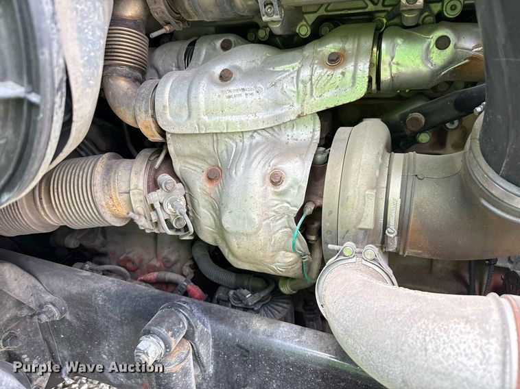 image for item YA0648 2018 Freightliner Cascadia 125 semi truck