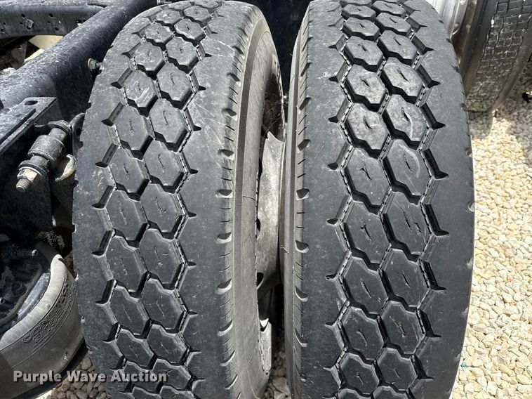 image for item YA0648 2018 Freightliner Cascadia 125 semi truck