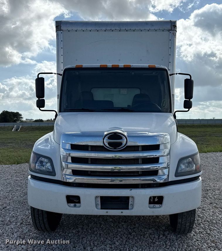 image for item YA0690 2019 Hino 268A box truck