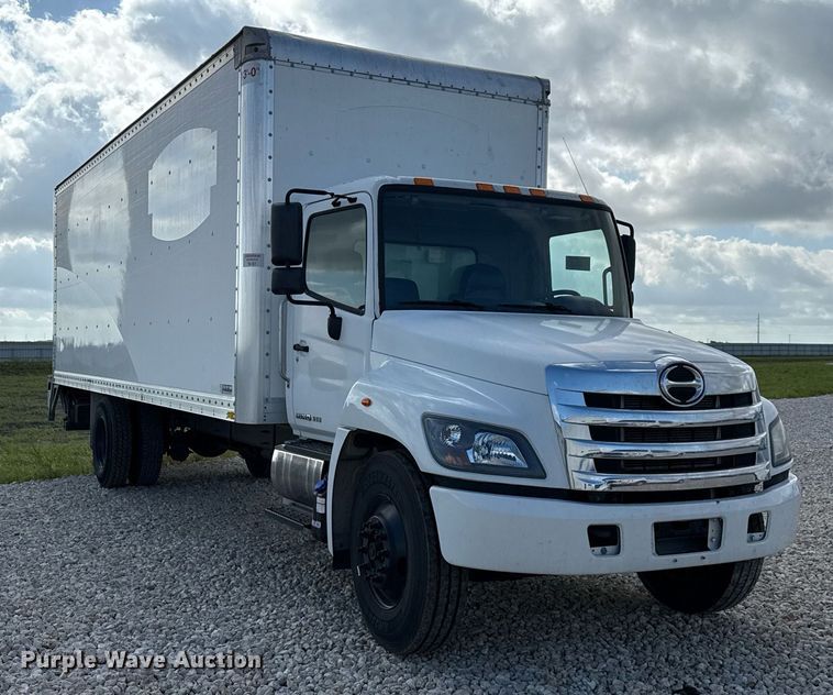 image for item YA0690 2019 Hino 268A box truck