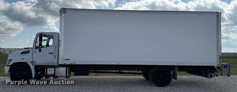 image for item YA0690 2019 Hino 268A box truck