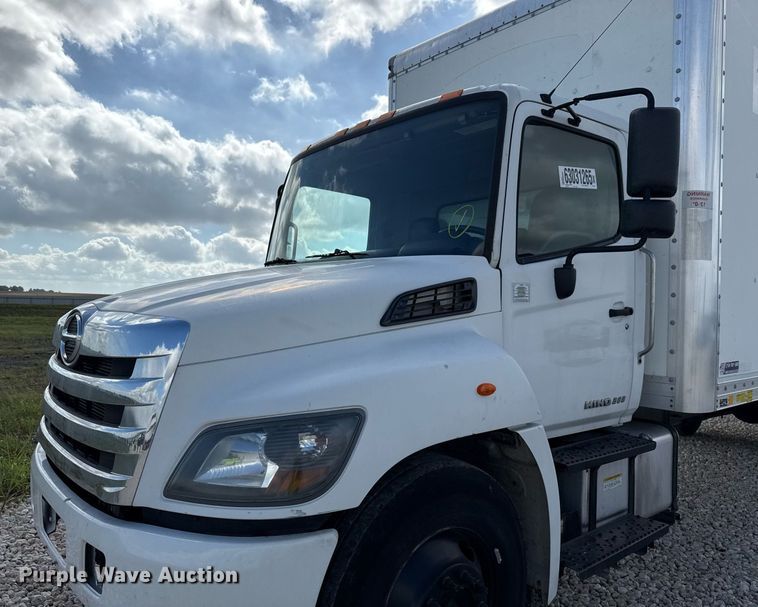 image for item YA0690 2019 Hino 268A box truck