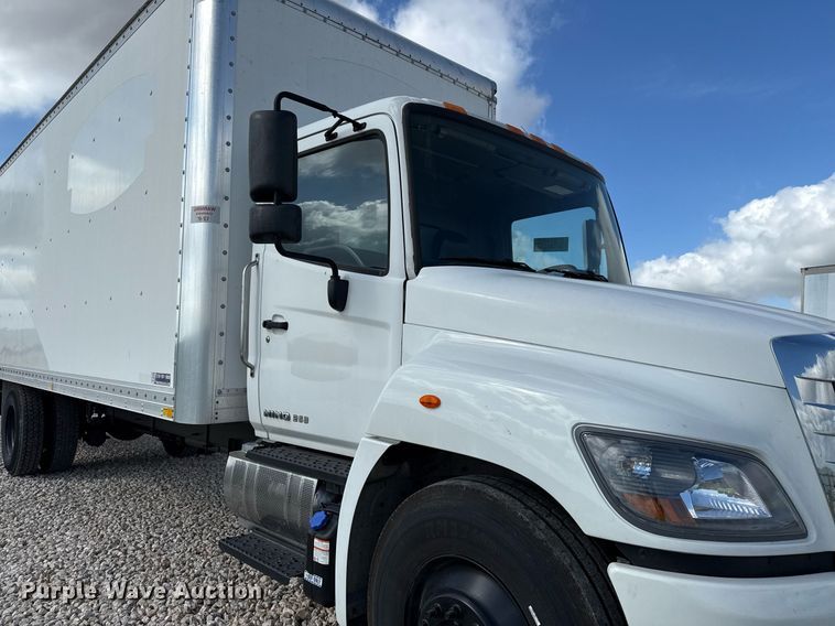 image for item YA0690 2019 Hino 268A box truck
