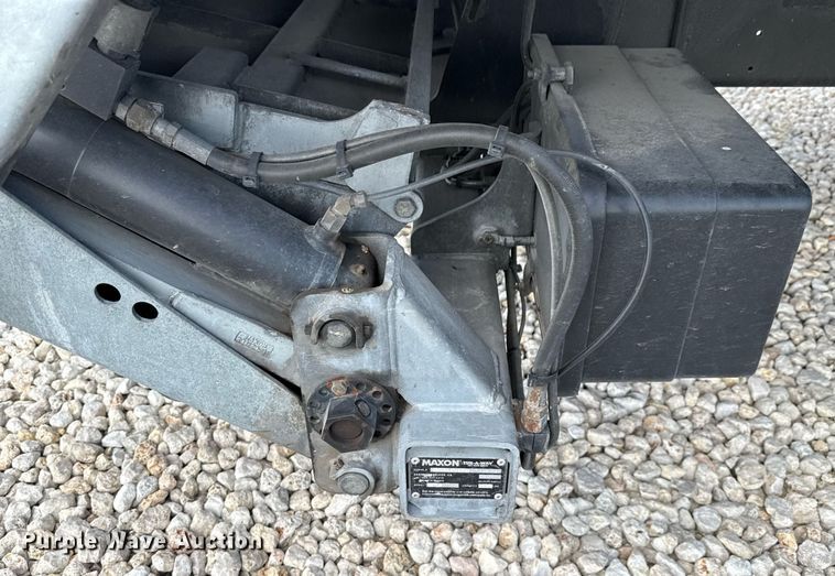 image for item YA0690 2019 Hino 268A box truck