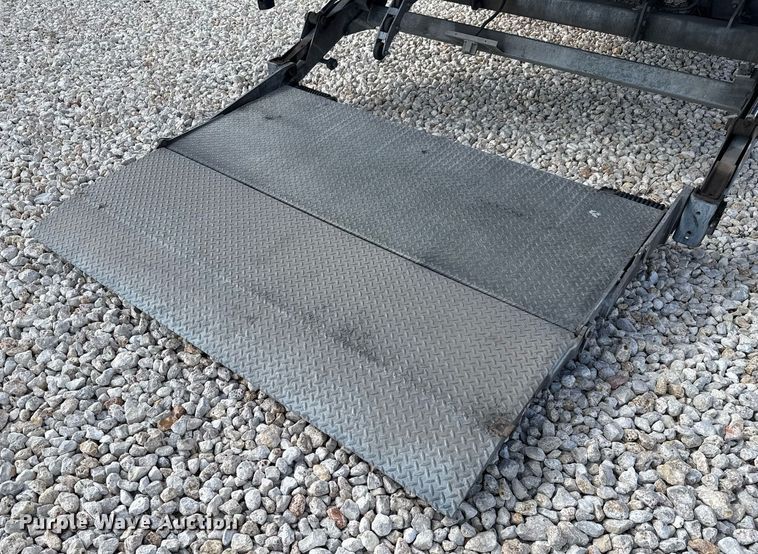 image for item YA0690 2019 Hino 268A box truck