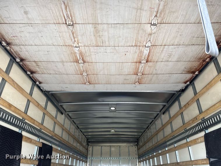image for item YA0690 2019 Hino 268A box truck