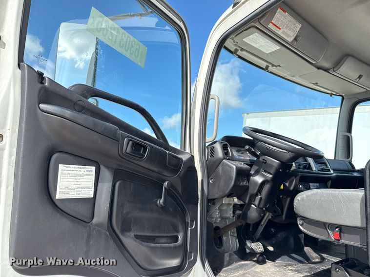 image for item YA0690 2019 Hino 268A box truck