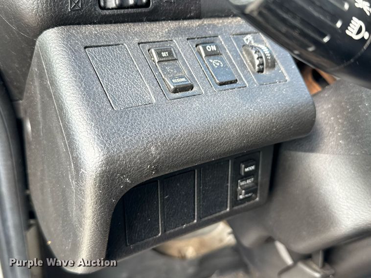 image for item YA0690 2019 Hino 268A box truck