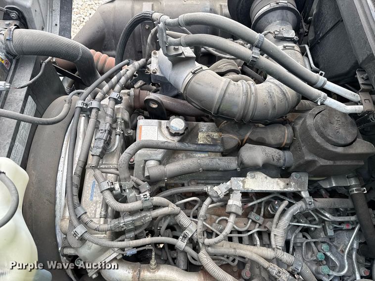 image for item YA0690 2019 Hino 268A box truck