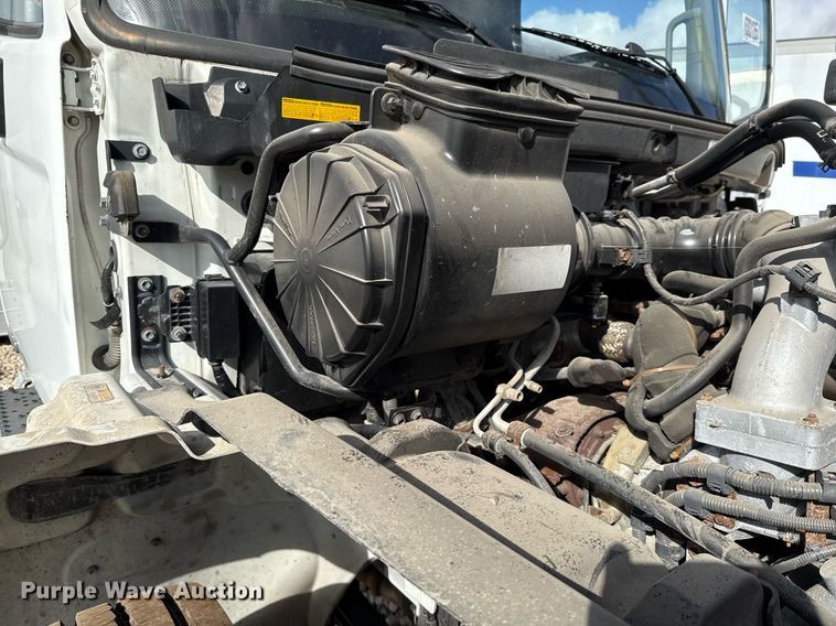 image for item YA0690 2019 Hino 268A box truck