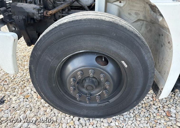 image for item YA0690 2019 Hino 268A box truck