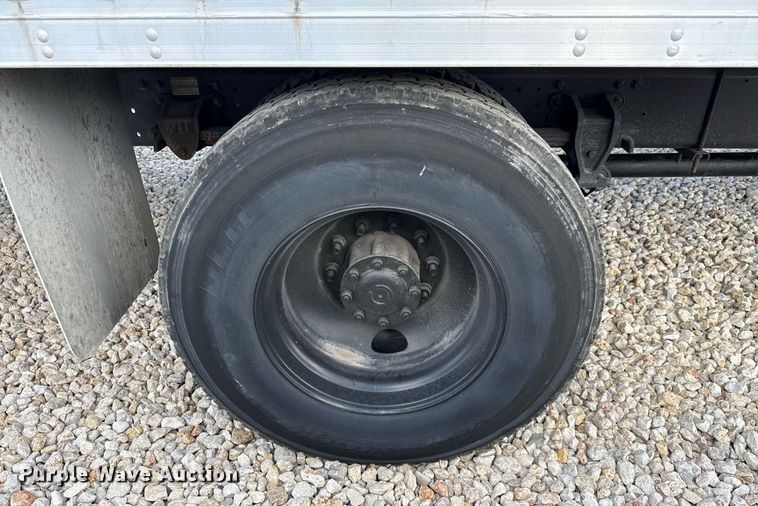 image for item YA0690 2019 Hino 268A box truck