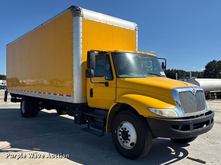 image for item YA0696 2017 International 4300 box truck