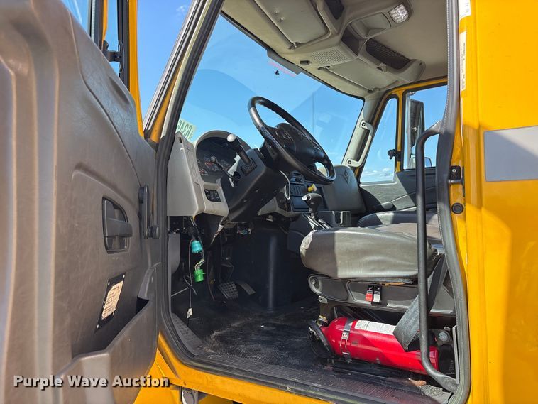 image for item YA0696 2017 International 4300 box truck