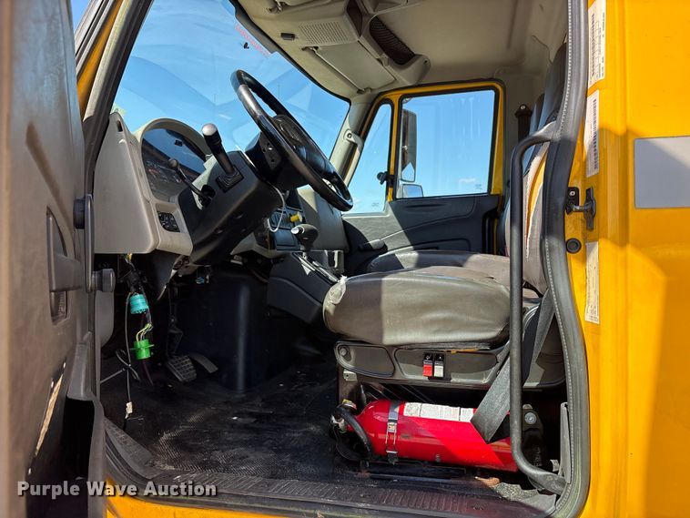 image for item YA0696 2017 International 4300 box truck