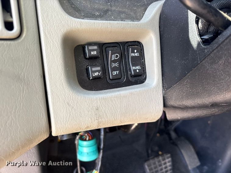 image for item YA0696 2017 International 4300 box truck