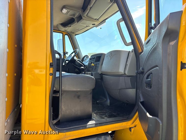 image for item YA0696 2017 International 4300 box truck