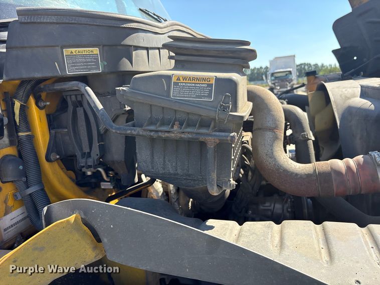 image for item YA0696 2017 International 4300 box truck