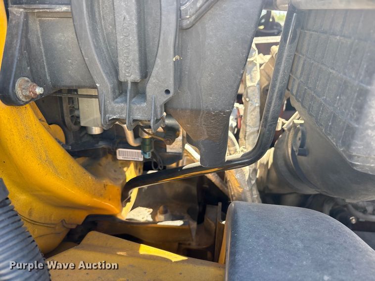 image for item YA0696 2017 International 4300 box truck