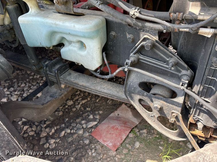 image for item YA0702 2018 International LT625 semi truck