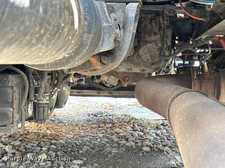 image for item YA0702 2018 International LT625 semi truck