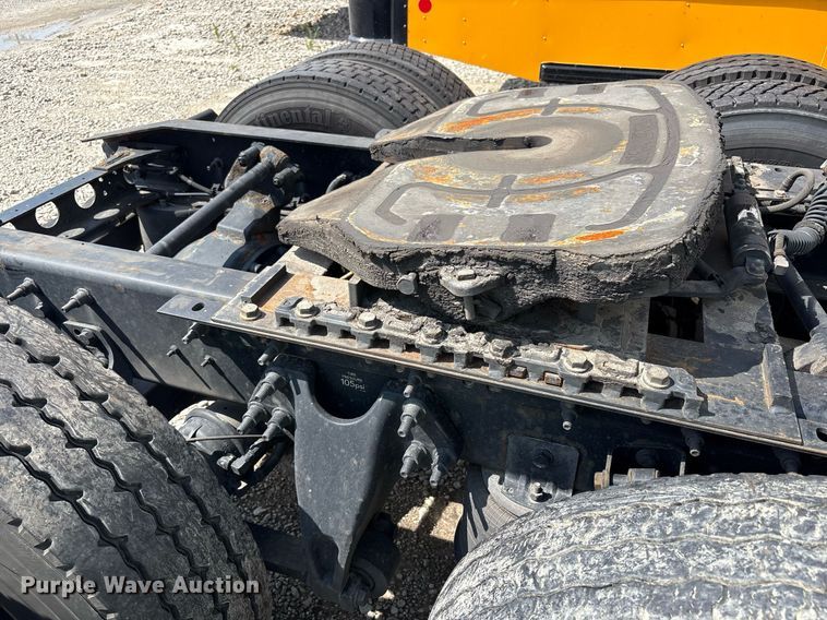 image for item YA0702 2018 International LT625 semi truck