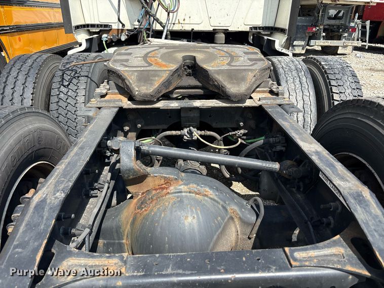 image for item YA0702 2018 International LT625 semi truck