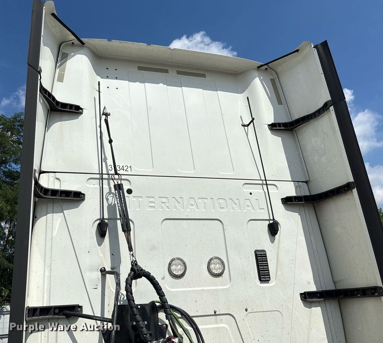 image for item YA0702 2018 International LT625 semi truck