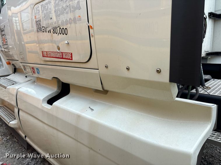 image for item YA0702 2018 International LT625 semi truck