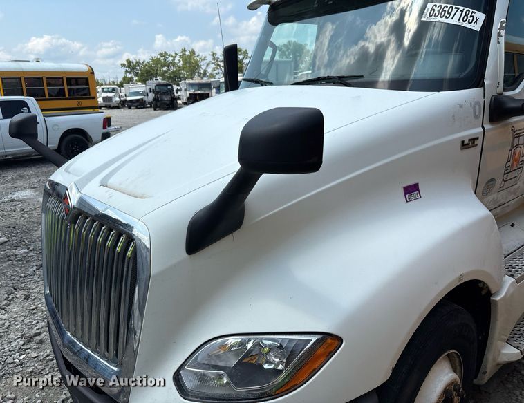 image for item YA0702 2018 International LT625 semi truck