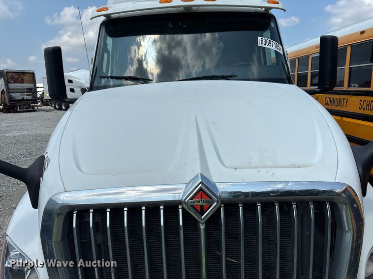 image for item YA0702 2018 International LT625 semi truck