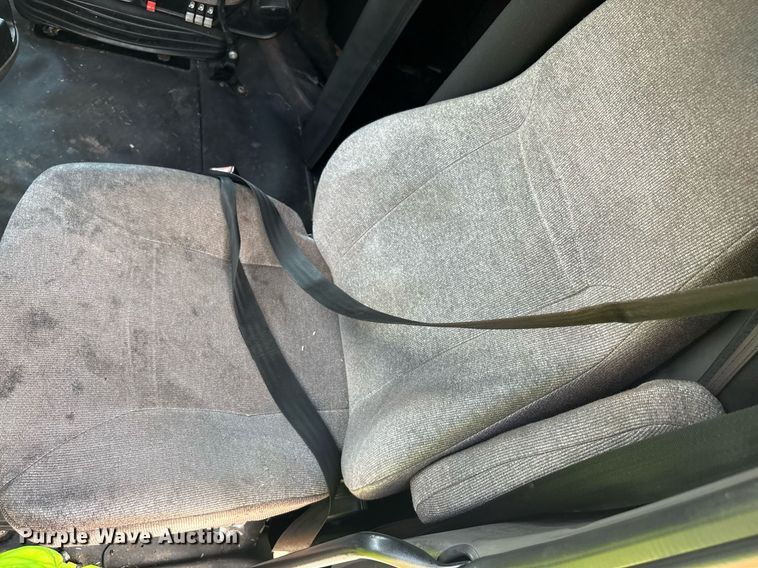 image for item YA0702 2018 International LT625 semi truck