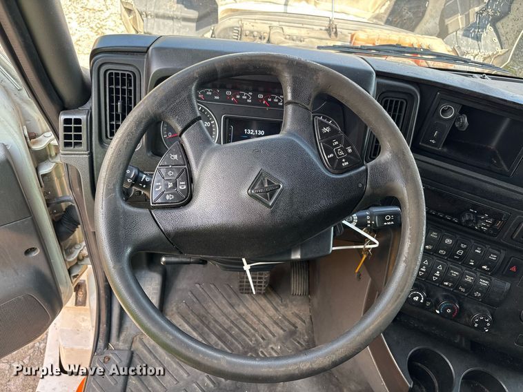 image for item YA0702 2018 International LT625 semi truck