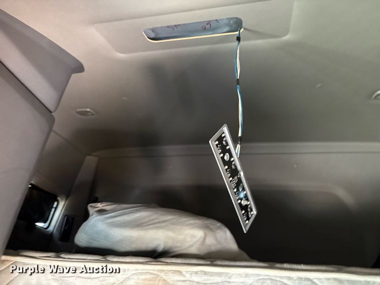 image for item YA0702 2018 International LT625 semi truck