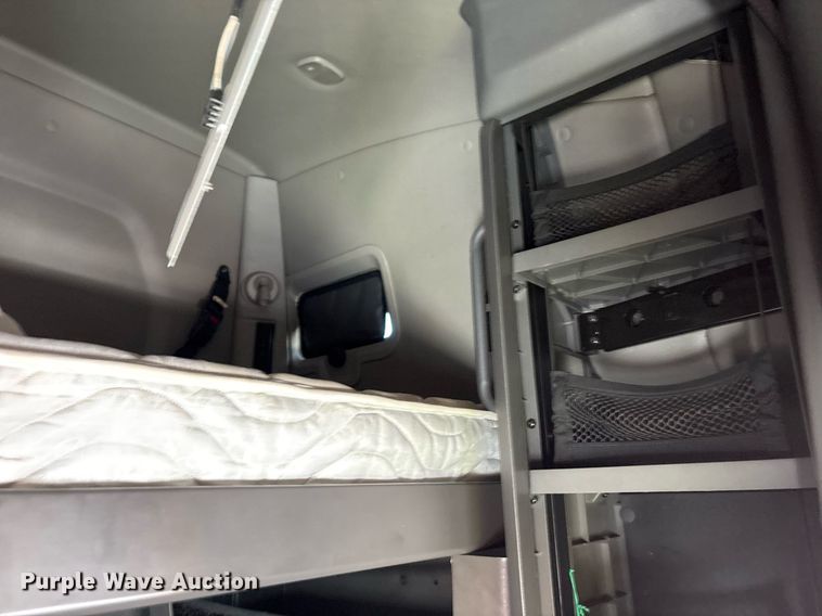 image for item YA0702 2018 International LT625 semi truck