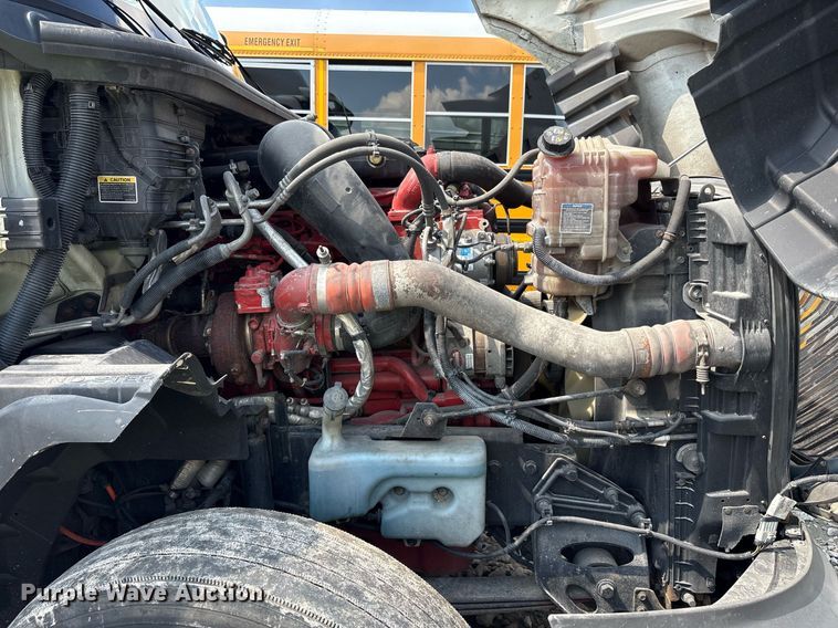 image for item YA0702 2018 International LT625 semi truck