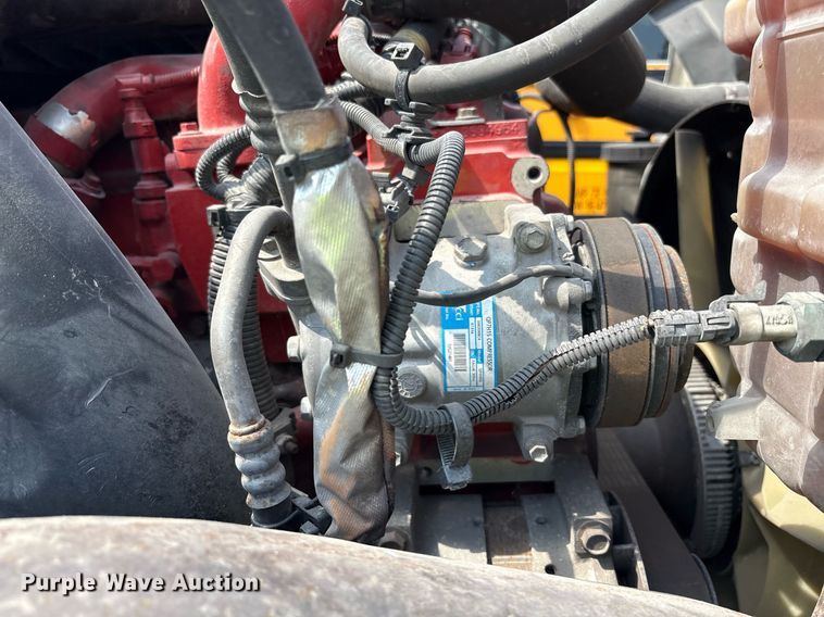 image for item YA0702 2018 International LT625 semi truck